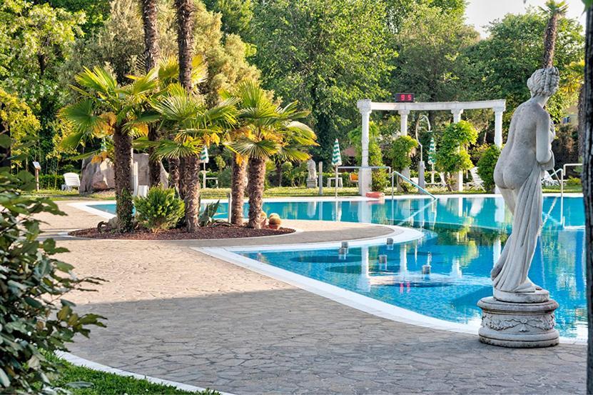 Hotel Harrys' Garden Abano Terme Exterior photo