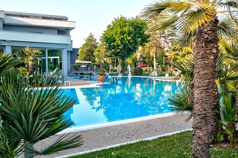 Hotel Harrys' Garden Abano Terme Exterior photo
