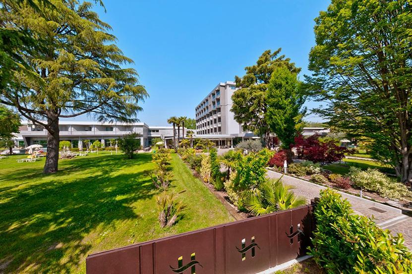 Hotel Harrys' Garden Abano Terme Exterior photo