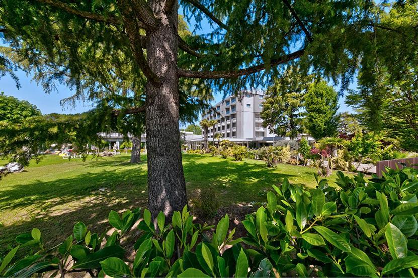Hotel Harrys' Garden Abano Terme Exterior photo