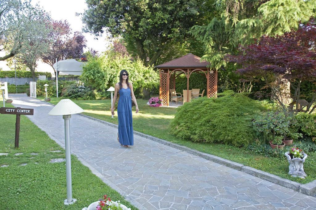Hotel Harrys' Garden Abano Terme Exterior photo